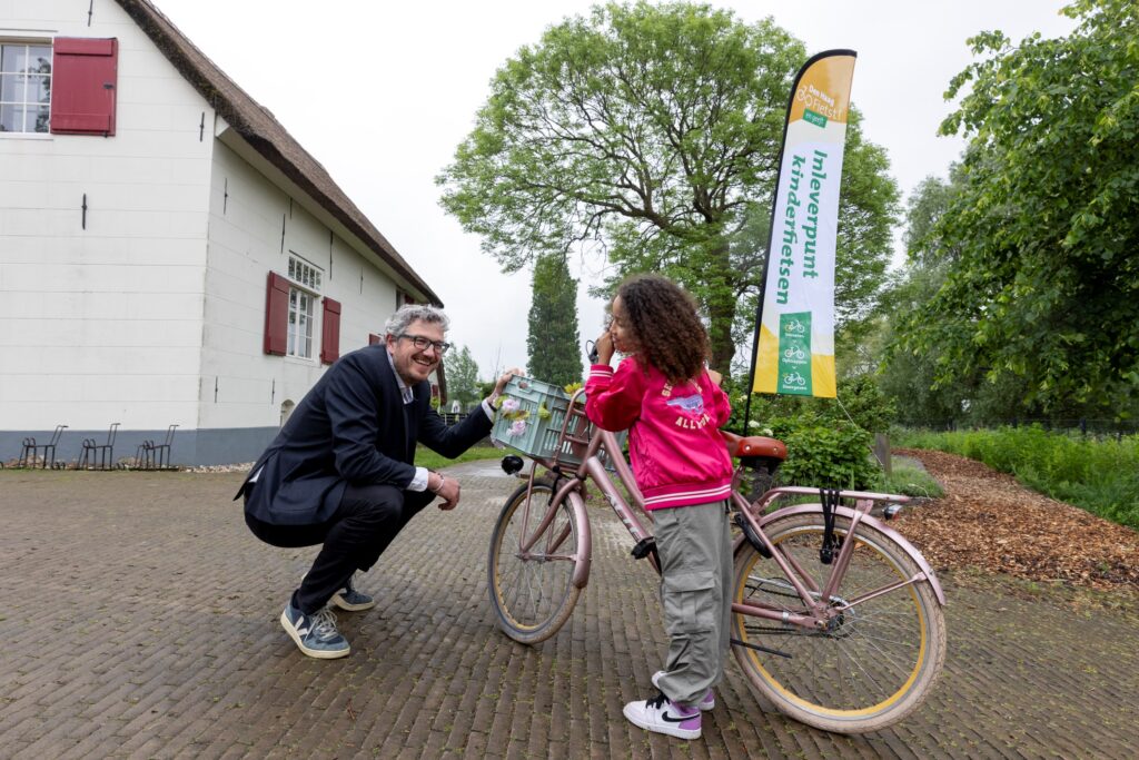 Haagse inzamelactie van kinderfietsen van start