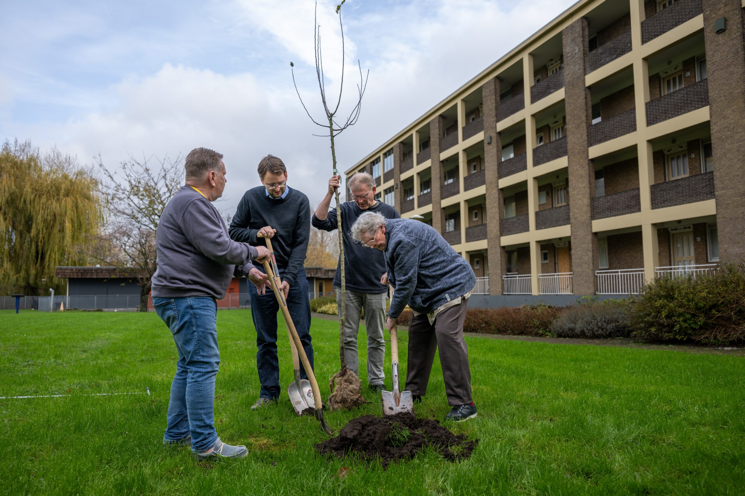 Den Haag deelt dit jaar ruim 2200 gratis bomen uit aan bewoners