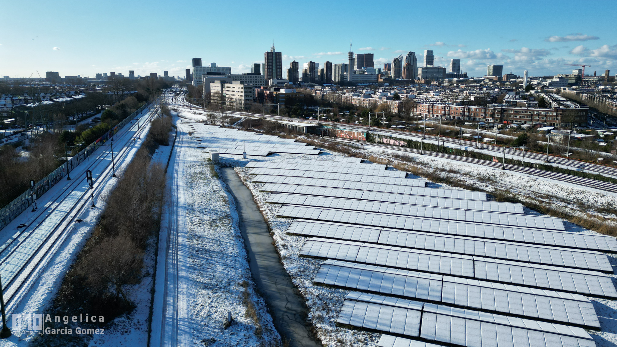 Winterwonderland in Haaglanden: Scheveningen, Den Haag en Voorburg bedekt onder sneeuw