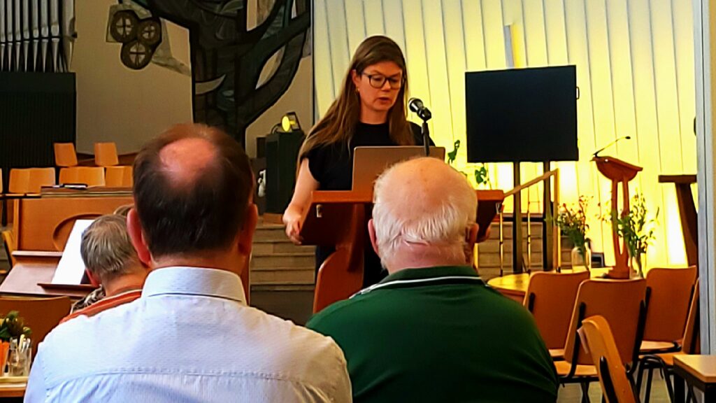 Theoloog Janneke Stegeman: “wie het verleden eerlijk onder ogen ziet, kan moedig werken aan een gezamenlijke toekomst”