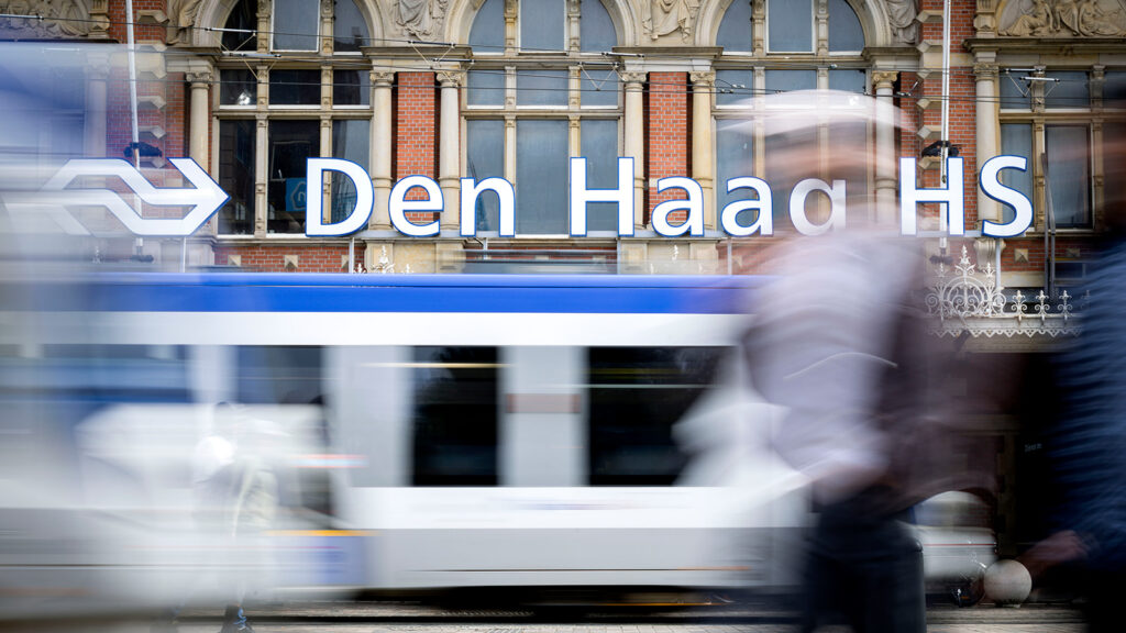 Handhavingsactie Hollands Spoor levert tientallen boetes op