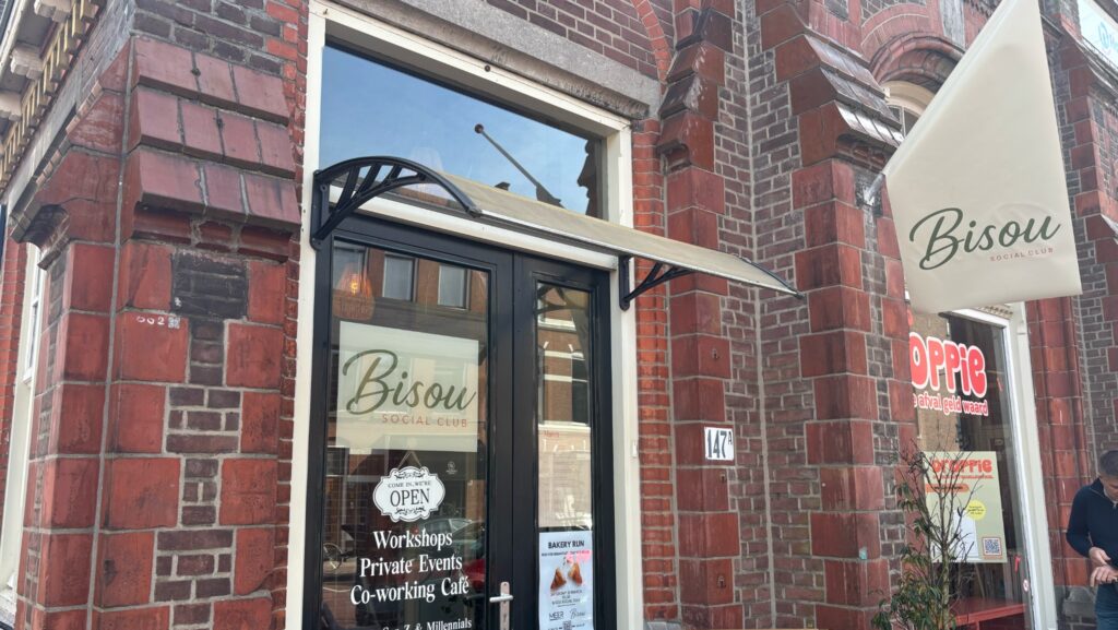 Haagse initiatieven in de schijnwerpers met Nieuw70: Bisou Social Club – Haagse Hout Haagse initiatieven in de schijnwerpers met Nieuw70: Bisou Social Club – Haagse Hout