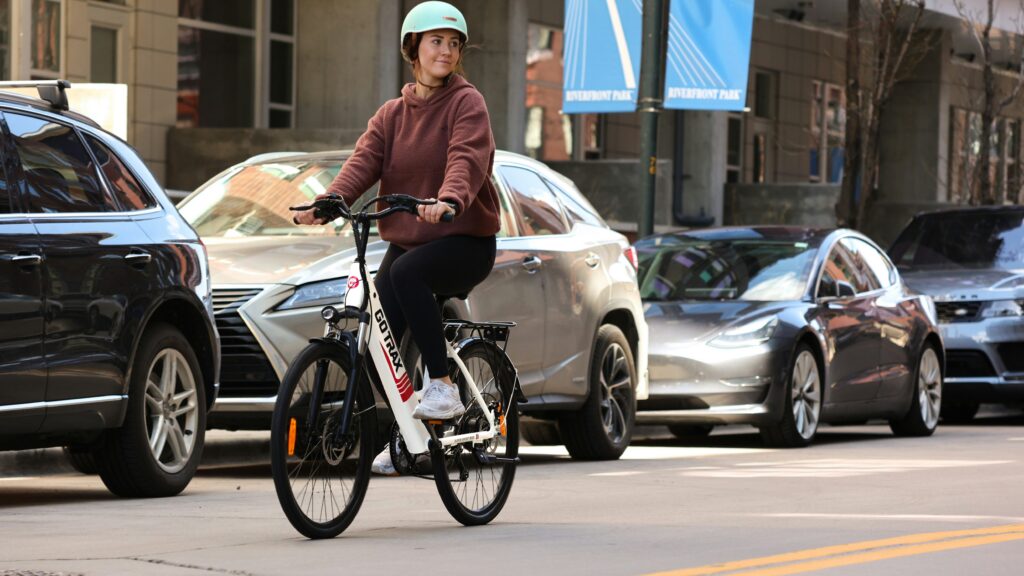 Verkeersinstituut zoekt Haagse e-fietsers voor onderzoek naar veiliger fietsen Verkeersinstituut zoekt Haagse e-fietsers voor onderzoek naar veiliger fietsen