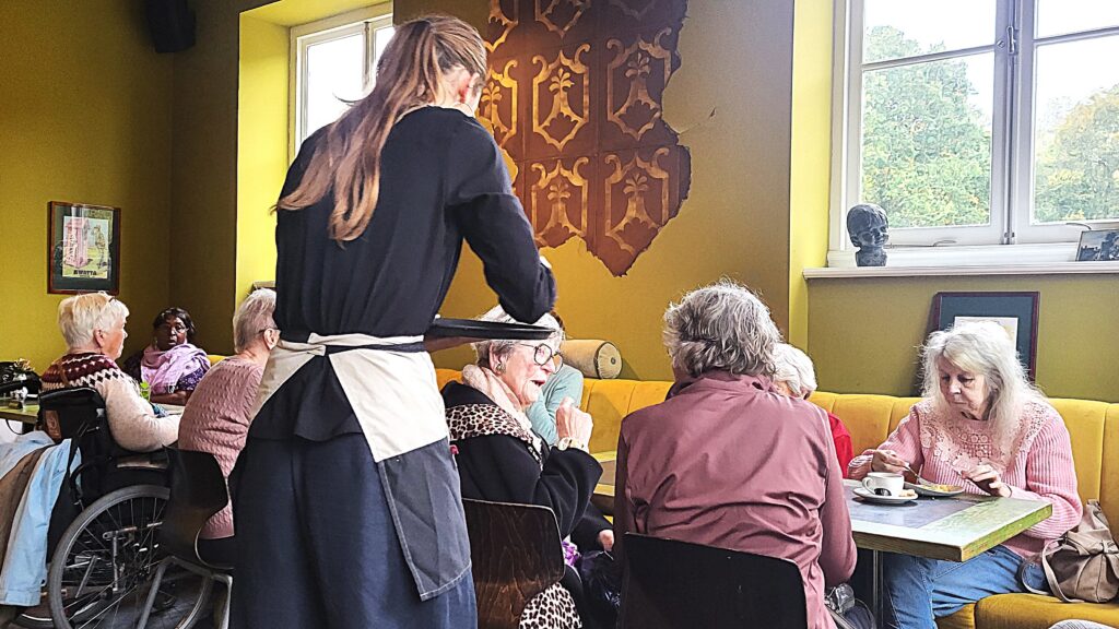 Zonnebloemers beleven de herfst op Historische Buitenplaats Ockenburgh