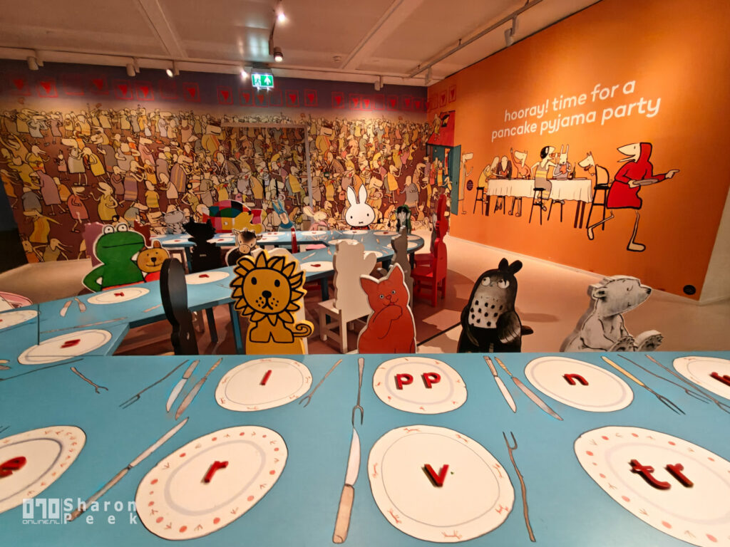 Ondeugend, oranje en bijna vijftig: Dikkie Dik in het literatuurmuseum