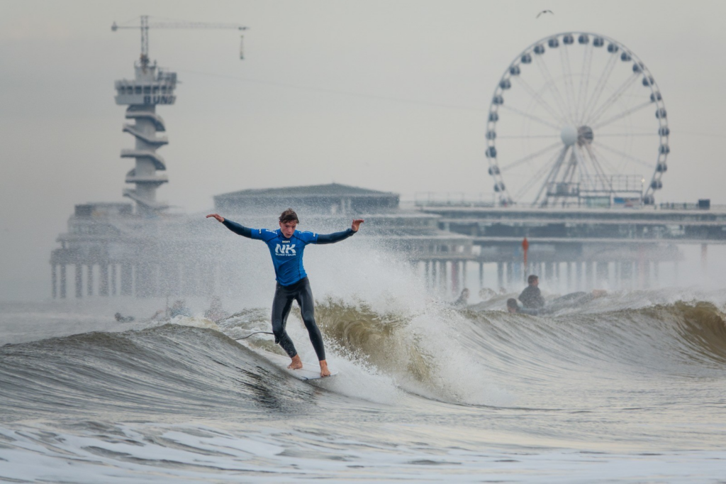 Surf City Den Haag zet de spotlight op de surfcultuur van Scheveningen