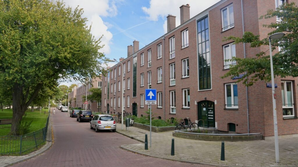 Renovatie woningen Van Maerlantlaan in Moerwijk afgerond