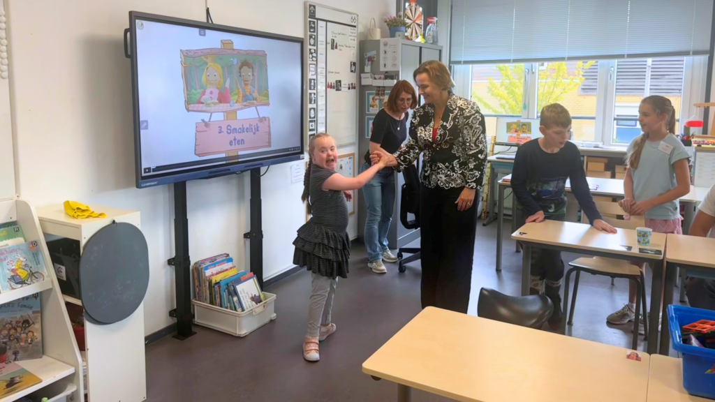 Staatssecretaris Tielen toont zich enthousiast over Samen naar School Iep klas op basisschool Triangel